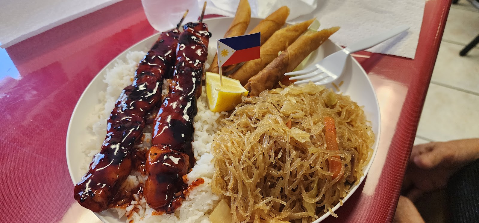 Fresh lumpia and Filipino dishes served at LumpiasWheel